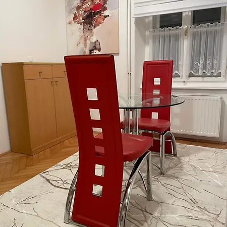 Apartment Topel Dom V Srediscu Mesta 2