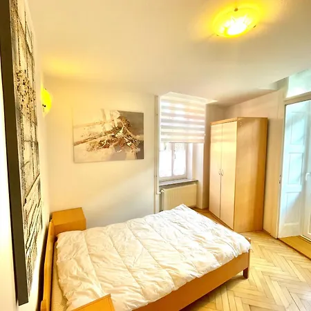 Topel Dom V Srediscu Mesta 2 * Maribor