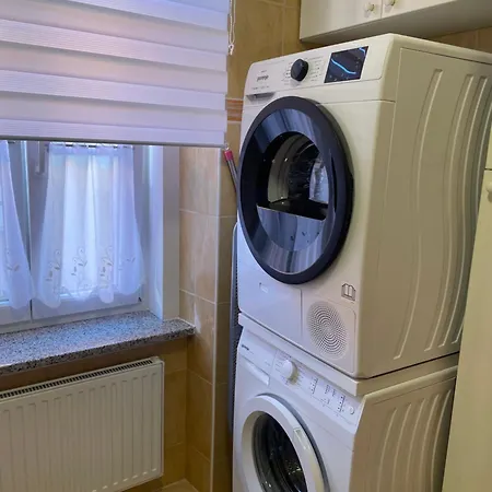 Topel Dom V Srediscu Mesta 2 Apartament *