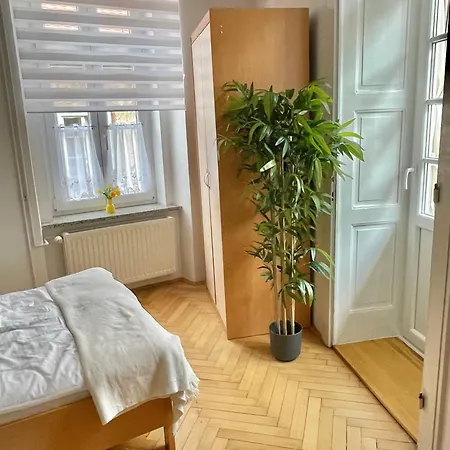 Topel Dom V Srediscu Mesta 2 * Máribor